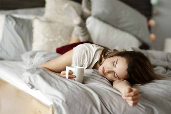 آثار مصرف قهوه و الکل بر خواب