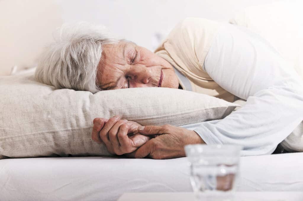 راهکار هایی برای جلوگیری از درد گردن در حال خوابیدن